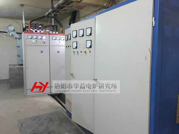 2噸中頻熔煉爐用中頻電源客戶現(xiàn)場(chǎng)